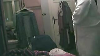 في تمرين تفوح مقاطع سكس مترجم جديد منه رائحة العرق والجنس مشبع بالبخار. فاتنة مفلس اللبلاب السري